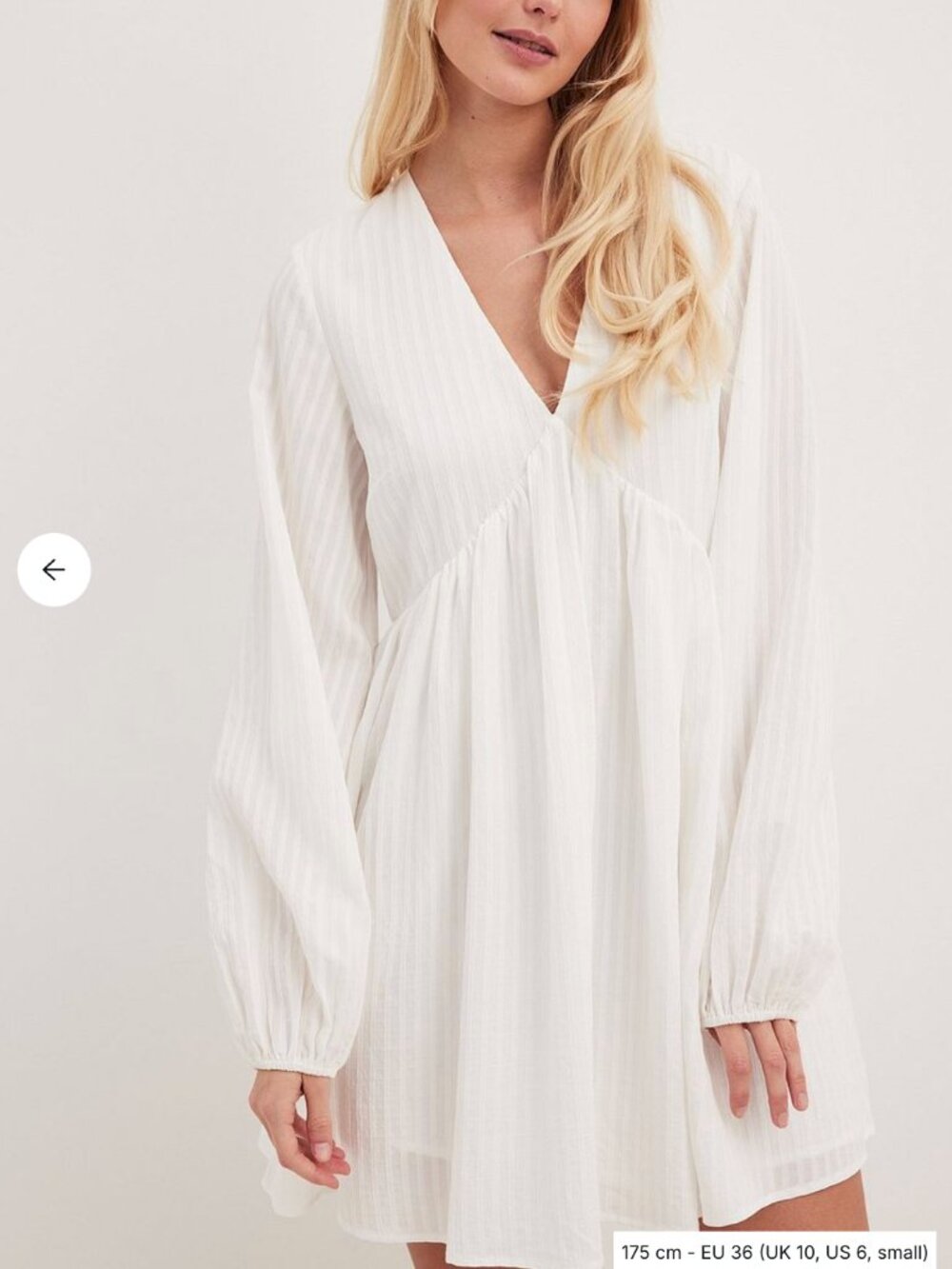 NA-KD Structured Flowy Mini Dress
